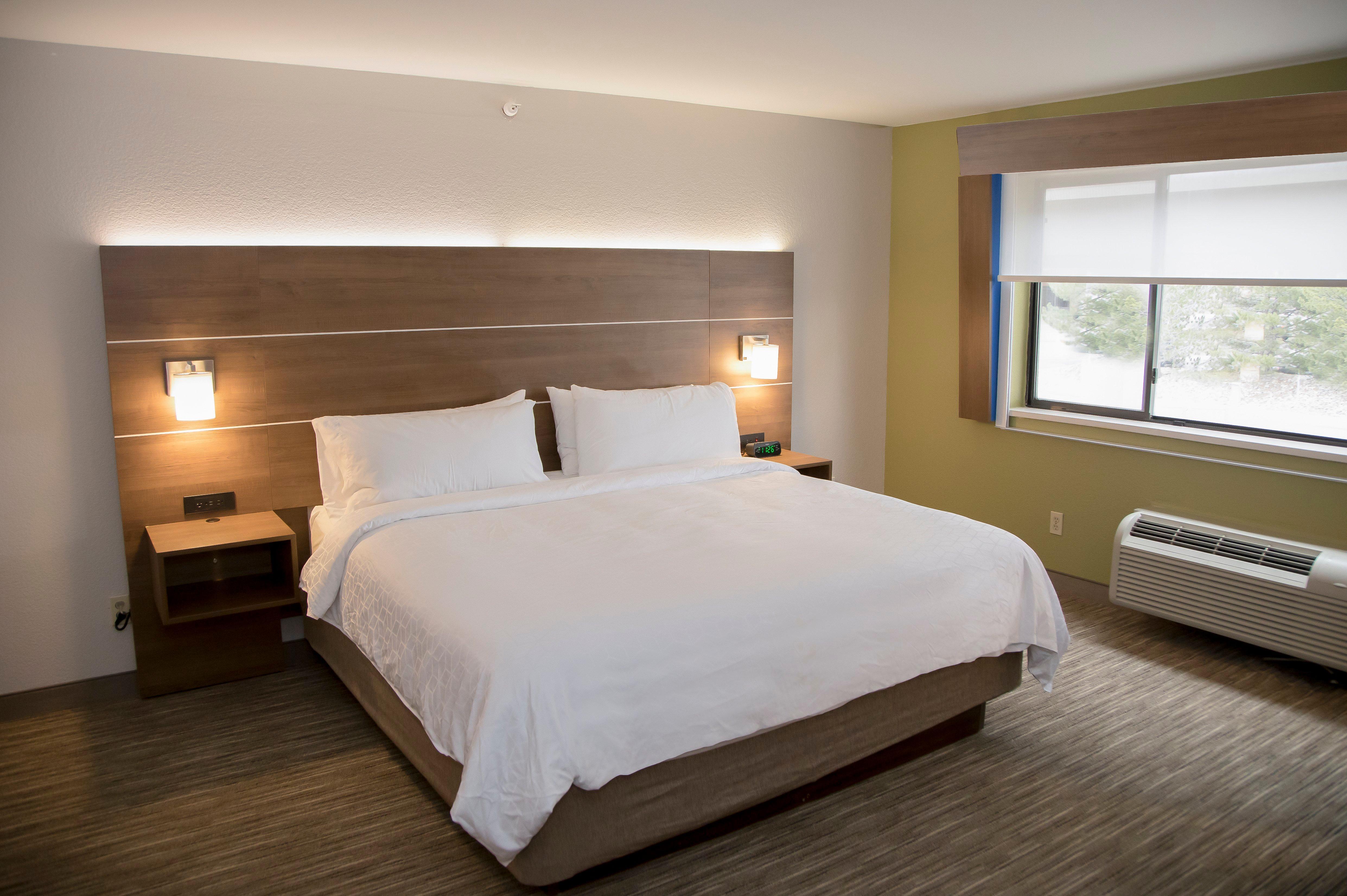 Hotel Express & North By Ihg Colorado Springs