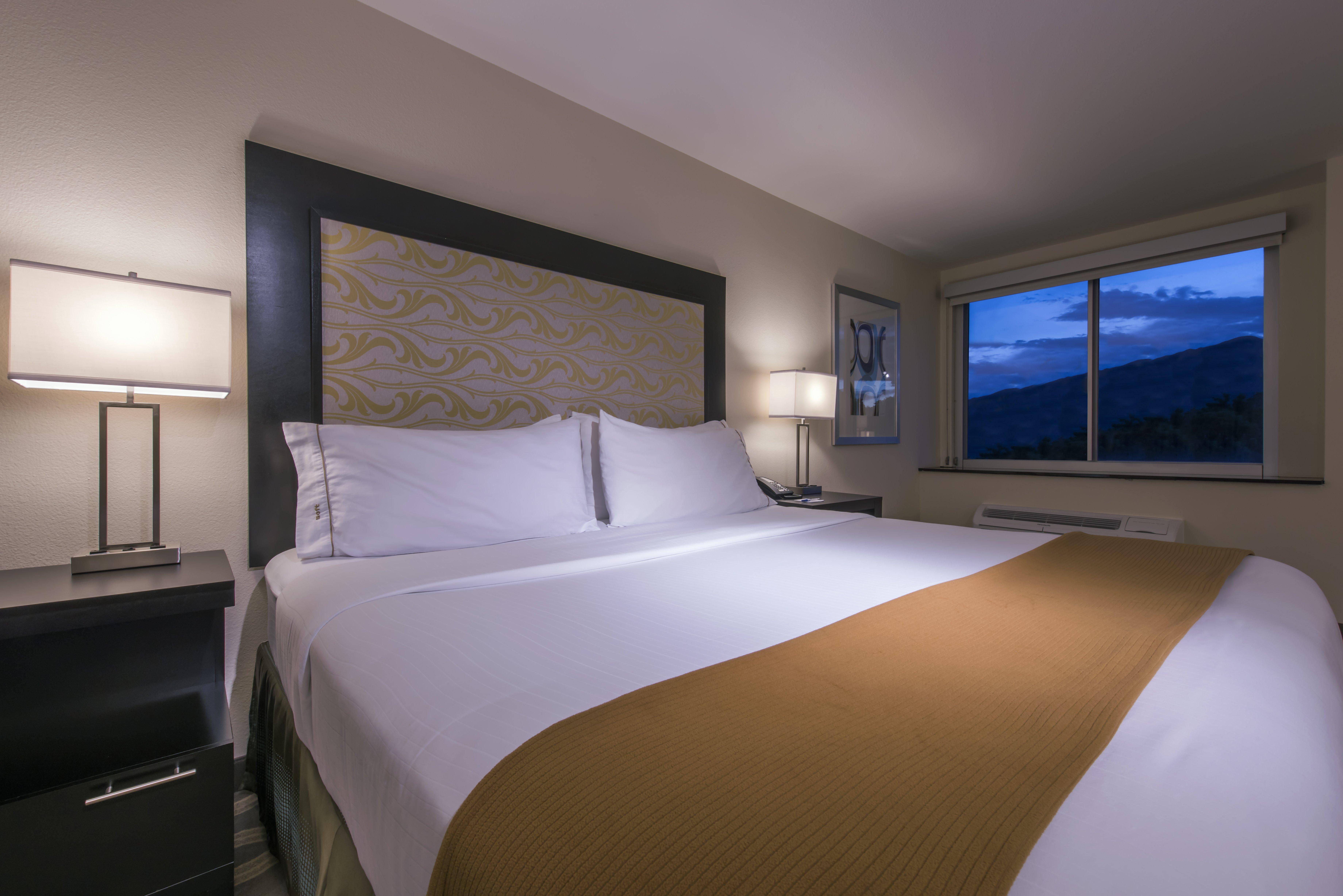 Hotel Express & By Ihg
