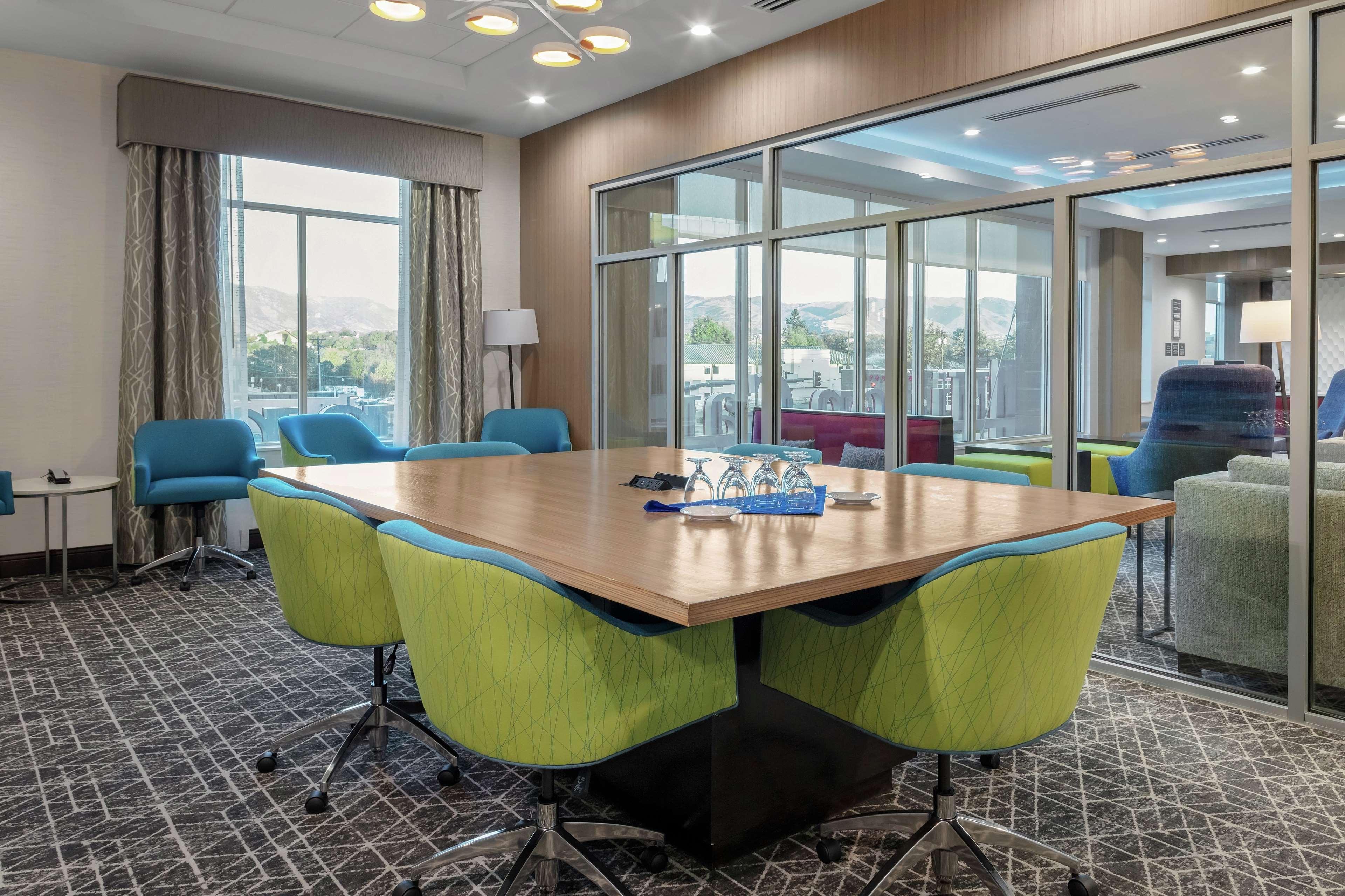 Hilton Garden Downtown, Co Hotel 3*