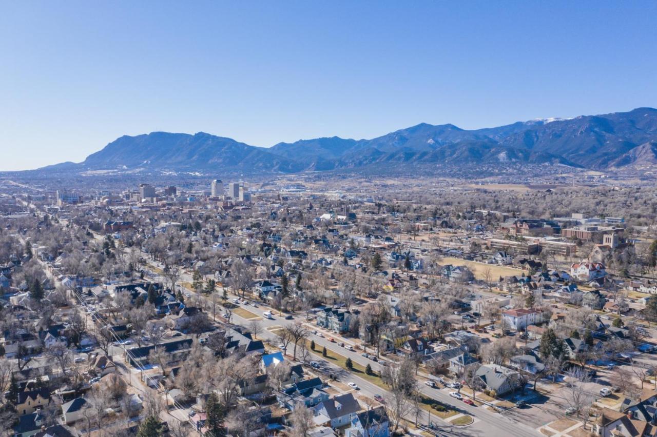 Victorian Charm With Hot Tub & Fire Pit Downtown Holiday home Colorado Springs