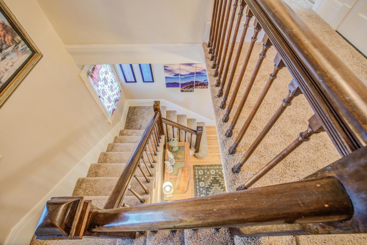 Victorian Charm With Hot Tub & Fire Pit Downtown *