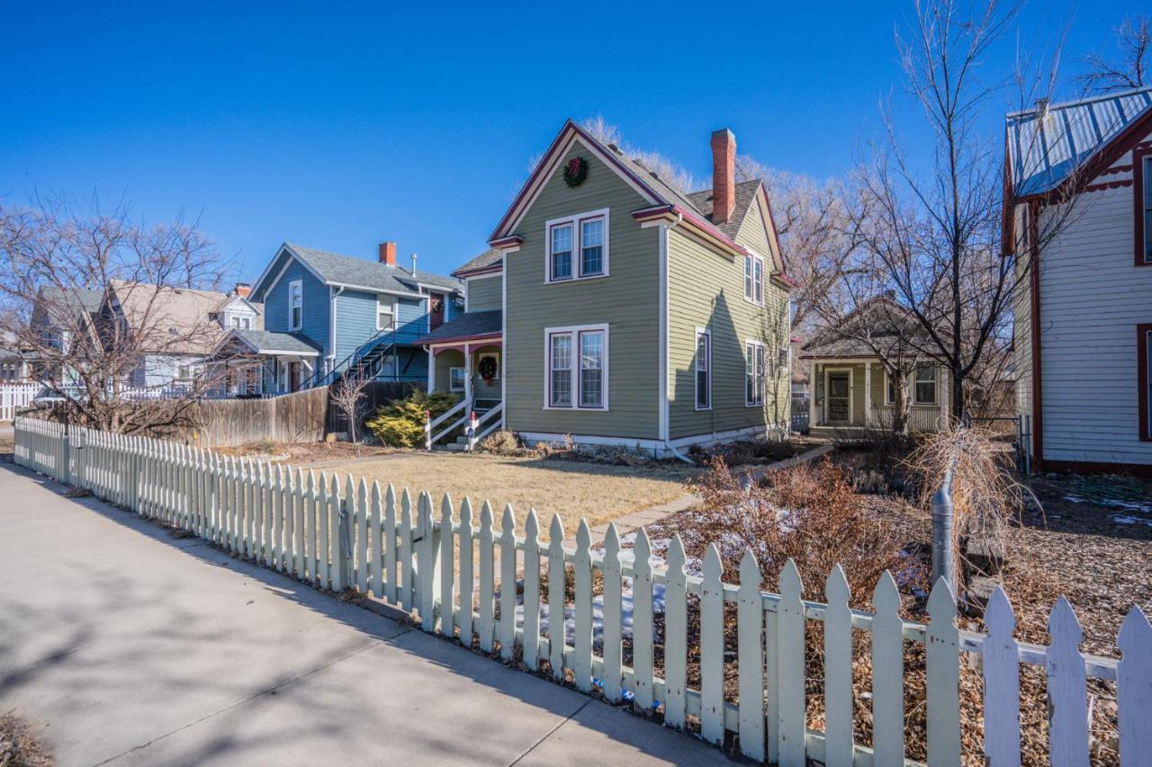 Holiday home Victorian Charm With Hot Tub & Fire Pit Downtown