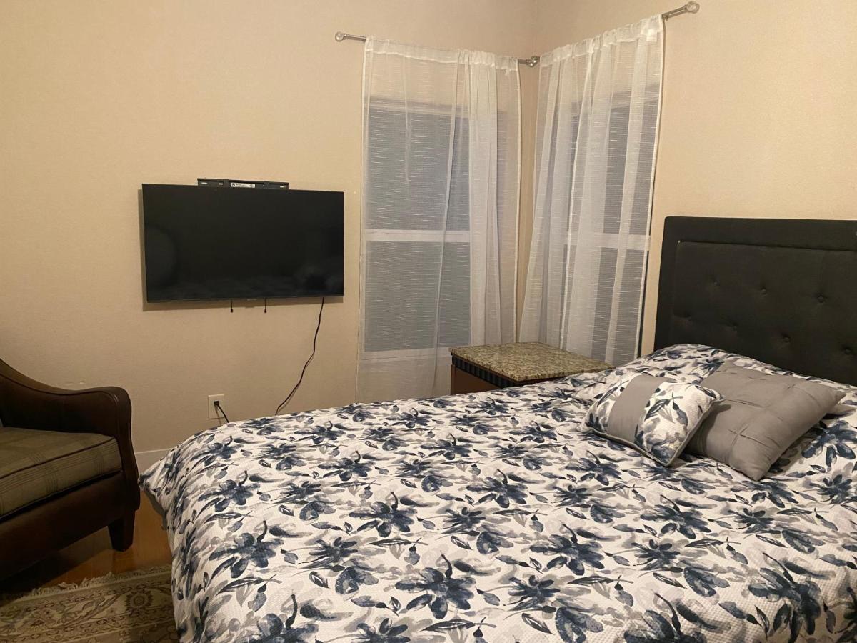 Huge Cozy With Many Bedrooms In Ivywild * Colorado Springs