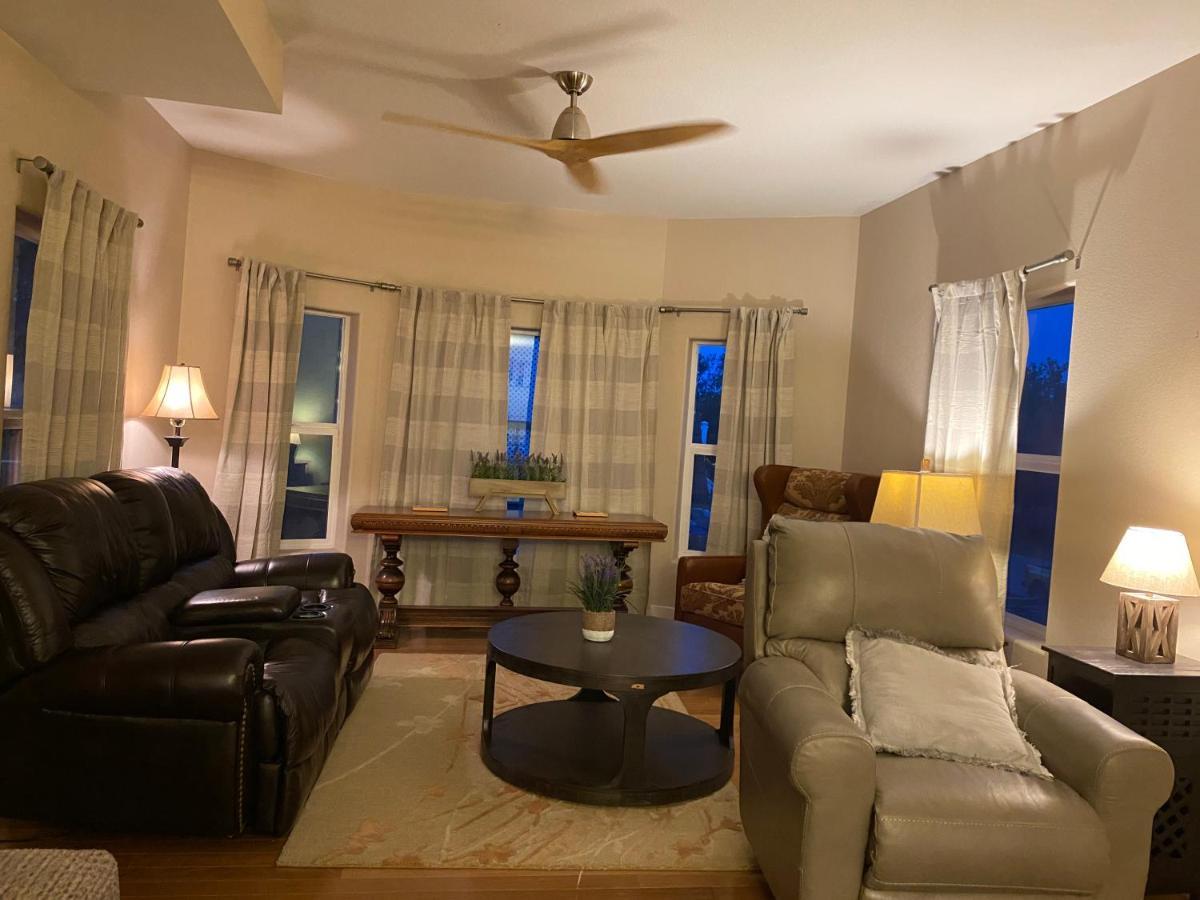 Huge Cozy With Many Bedrooms In Ivywild Holiday home