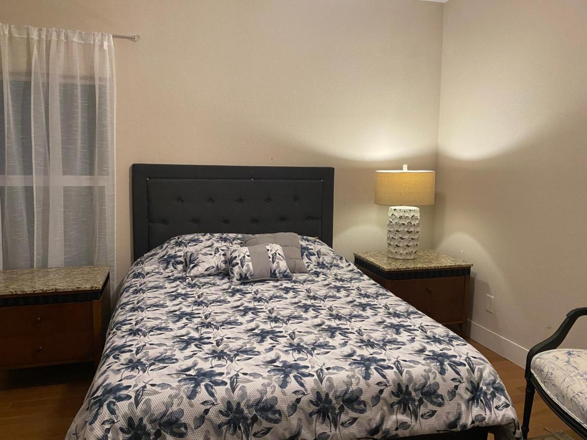 Huge Cozy With Many Bedrooms In Ivywild Holiday home