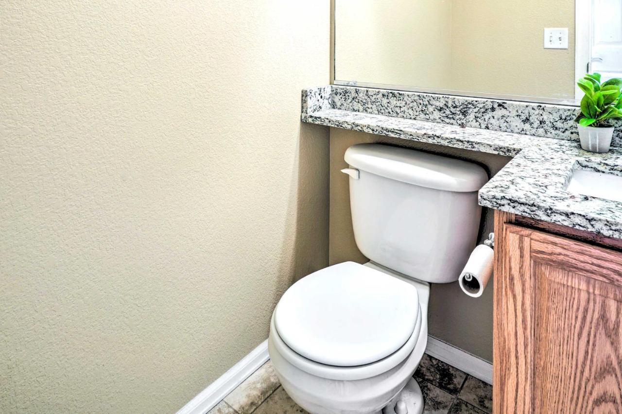 Spacious Springs And Patio About 10 Mi To Dtwn Holiday home *