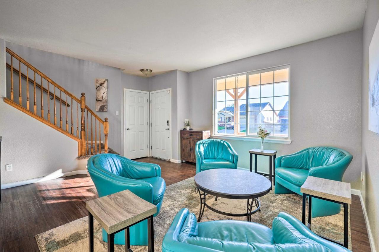 Spacious Springs And Patio About 10 Mi To Dtwn Holiday home