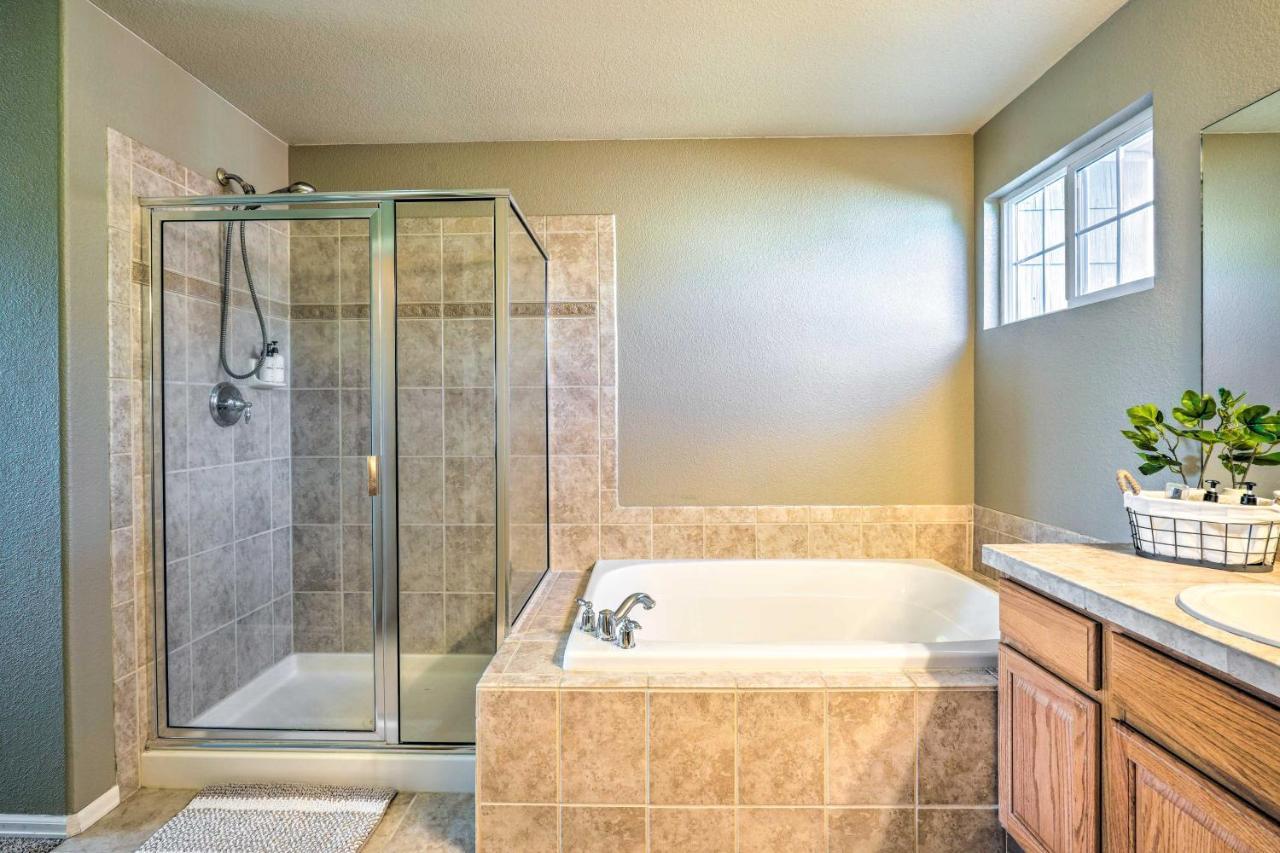 Spacious Springs And Patio About 10 Mi To Dtwn *