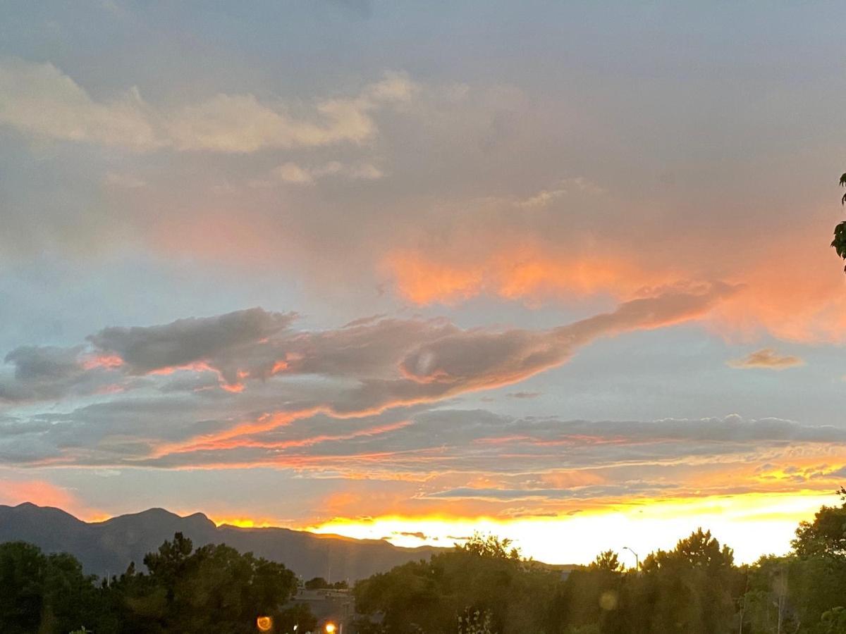 Artsy Close To Usafa With Fireplace And Patio Holiday home Colorado Springs