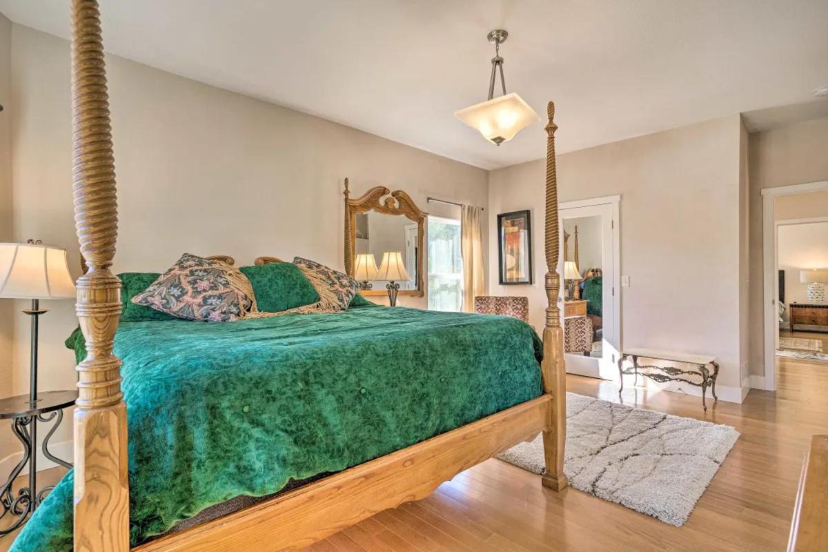 Huge Cozy With Many Bedrooms In Ivywild Holiday home