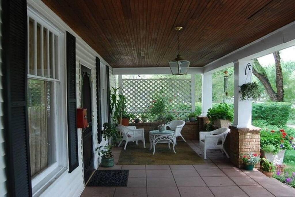 Full Kitchen,close To Downtown And Family Friendly *