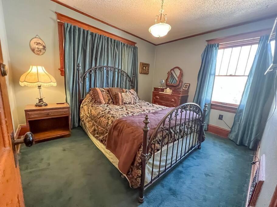 Villa Full Kitchen,close To Downtown And Family Friendly Colorado Springs