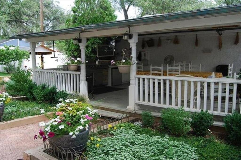 Full Kitchen,close To Downtown And Family Friendly *