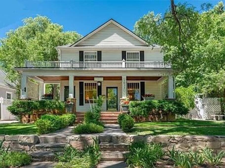 Villa Full Kitchen,close To Downtown And Family Friendly Colorado Springs