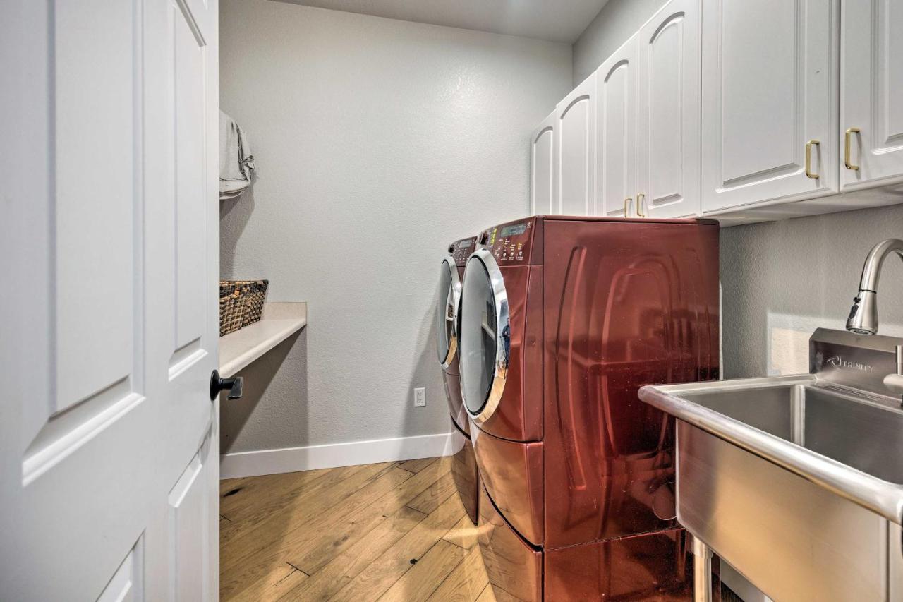 Estate With Indoor Pool And Decks About 25 Mi To Dtwn * Colorado Springs