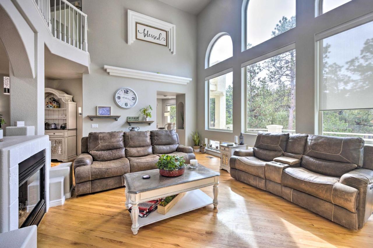Estate With Indoor Pool And Decks About 25 Mi To Dtwn Colorado Springs