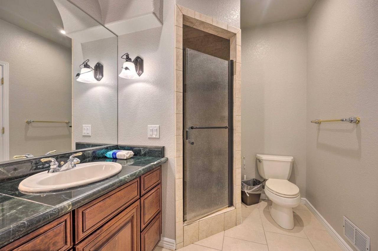 Estate With Indoor Pool And Decks About 25 Mi To Dtwn *