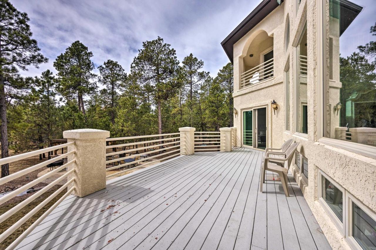 Estate With Indoor Pool And Decks About 25 Mi To Dtwn