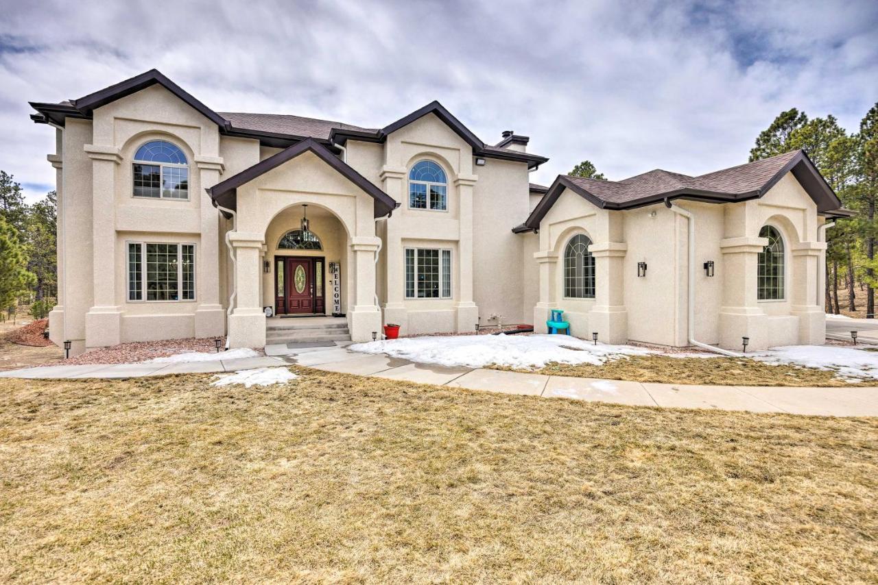 Estate With Indoor Pool And Decks About 25 Mi To Dtwn Colorado Springs