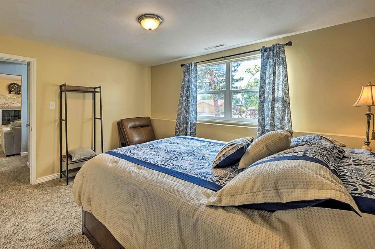 Three Bedroom, California King Bed Villa Colorado Springs