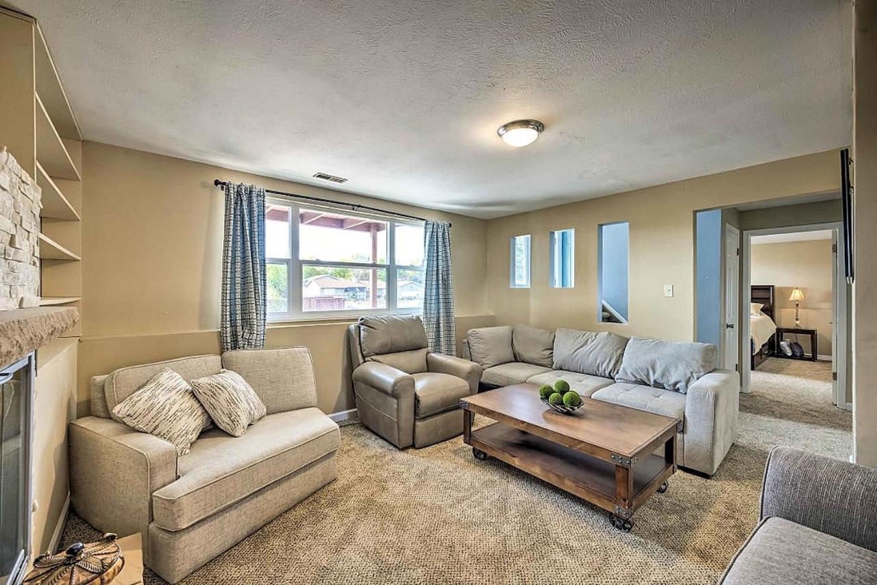 Three Bedroom, California King Bed * Colorado Springs