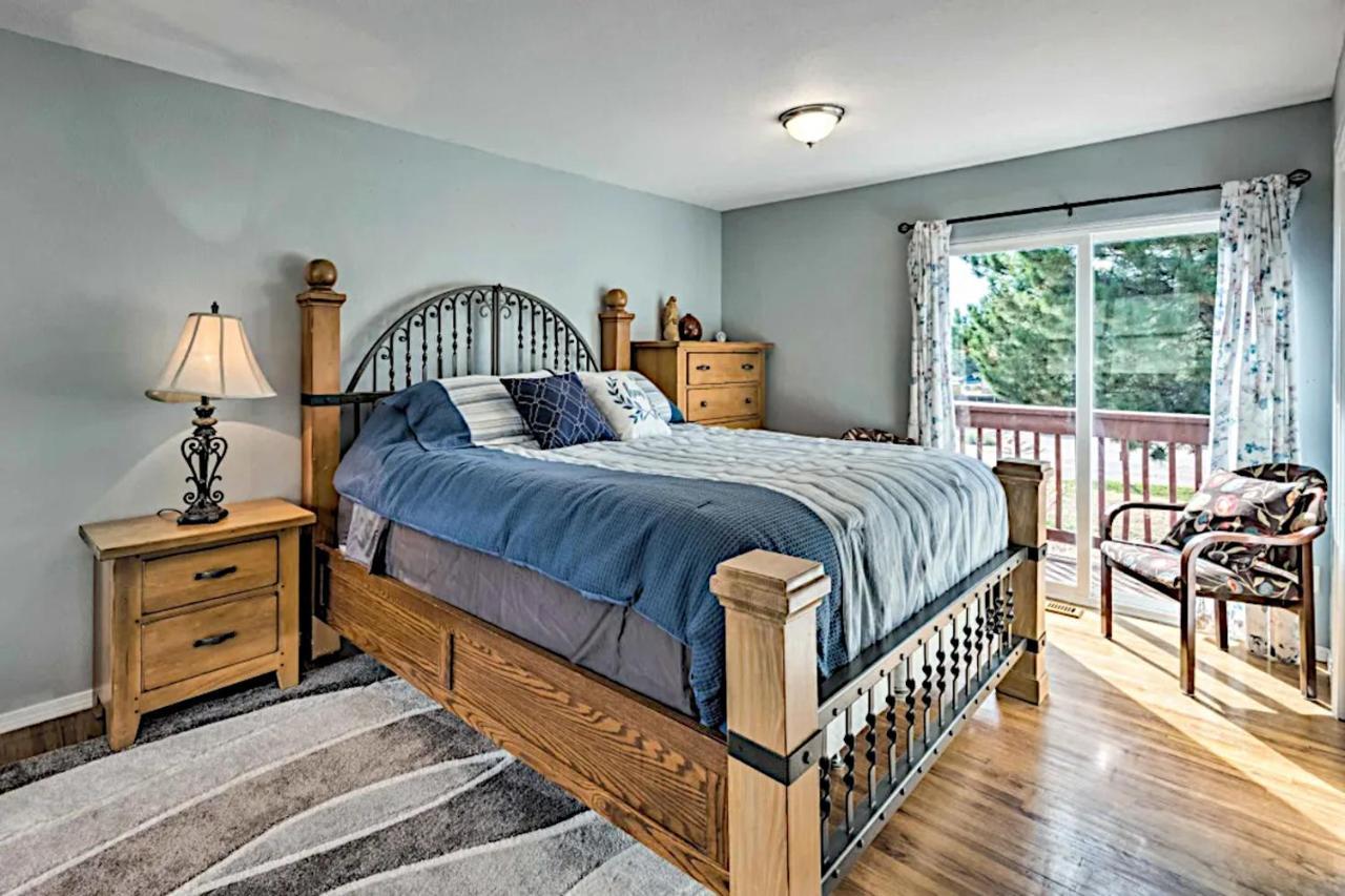 Three Bedroom, California King Bed * Colorado Springs
