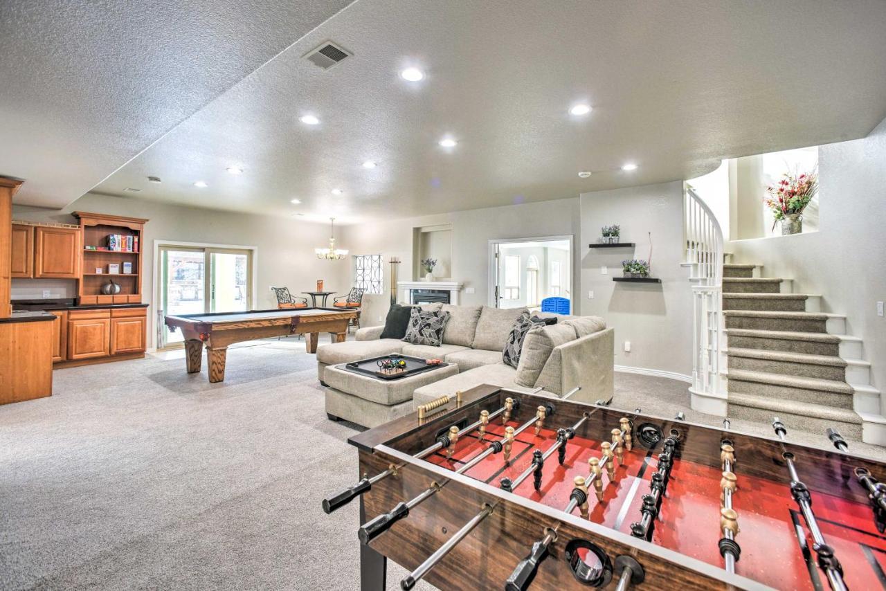 Holiday home Estate With Indoor Pool And Decks About 25 Mi To Dtwn *