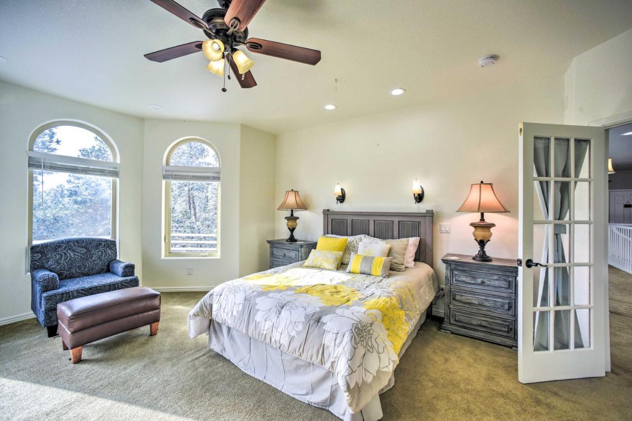 Estate With Indoor Pool And Decks About 25 Mi To Dtwn Holiday home Colorado Springs