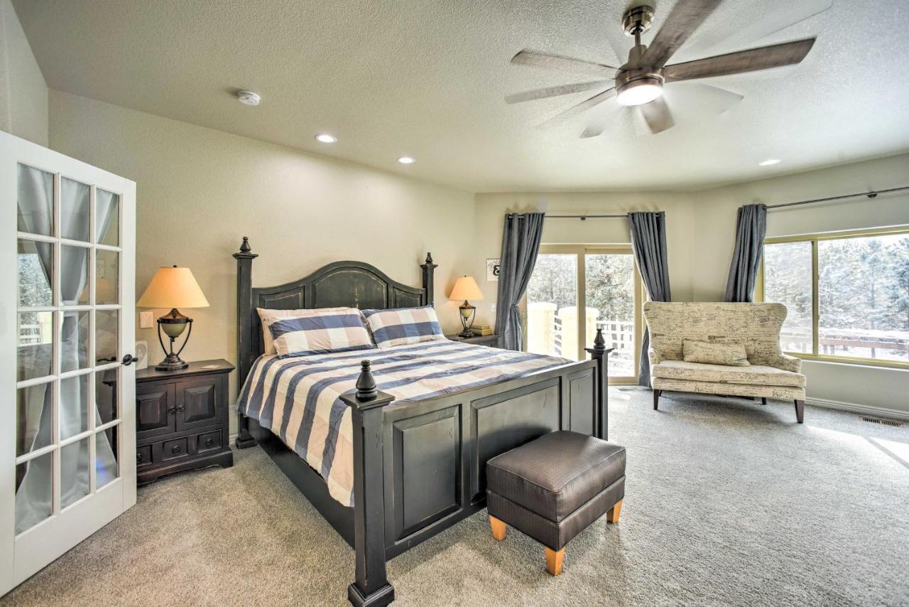 Estate With Indoor Pool And Decks About 25 Mi To Dtwn