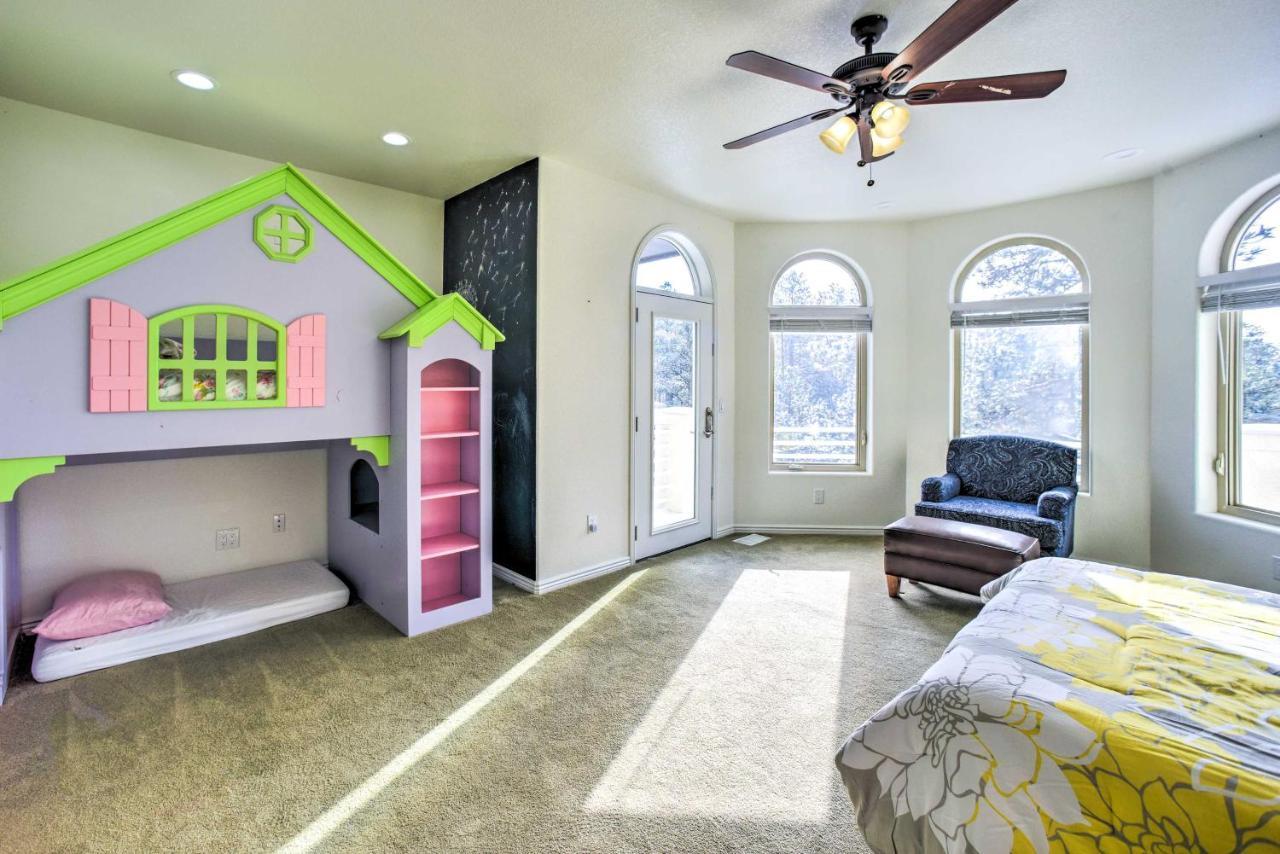 Holiday home Estate With Indoor Pool And Decks About 25 Mi To Dtwn *