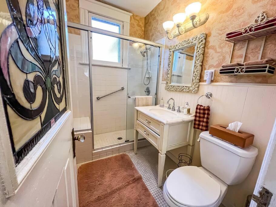 Full Kitchen,close To Downtown And Family Friendly