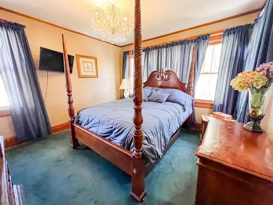 Villa Full Kitchen,close To Downtown And Family Friendly