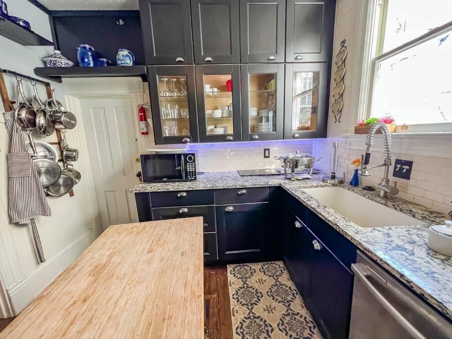 Villa Full Kitchen,close To Downtown And Family Friendly
