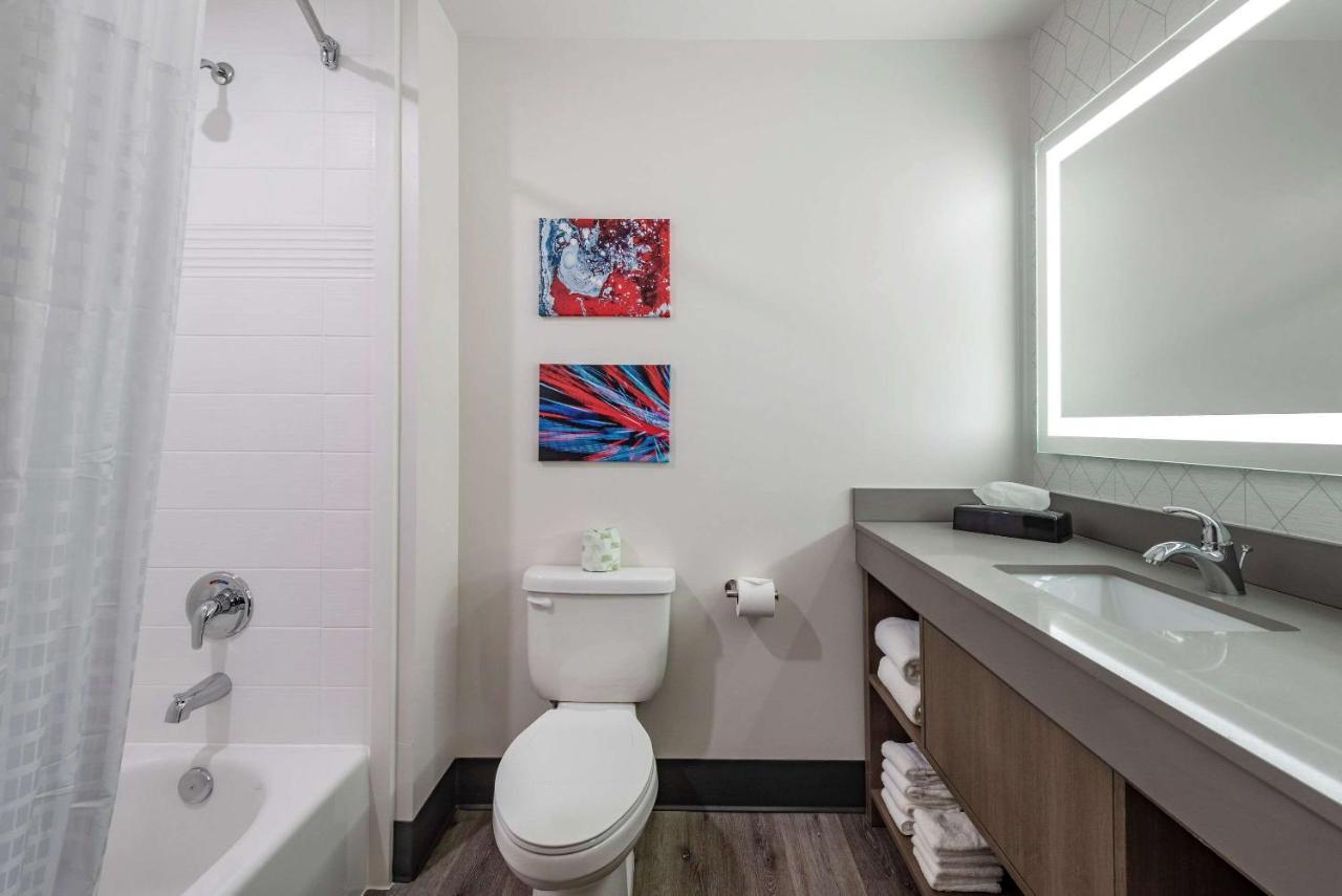 Comfort East - Medical Center Area Hotel