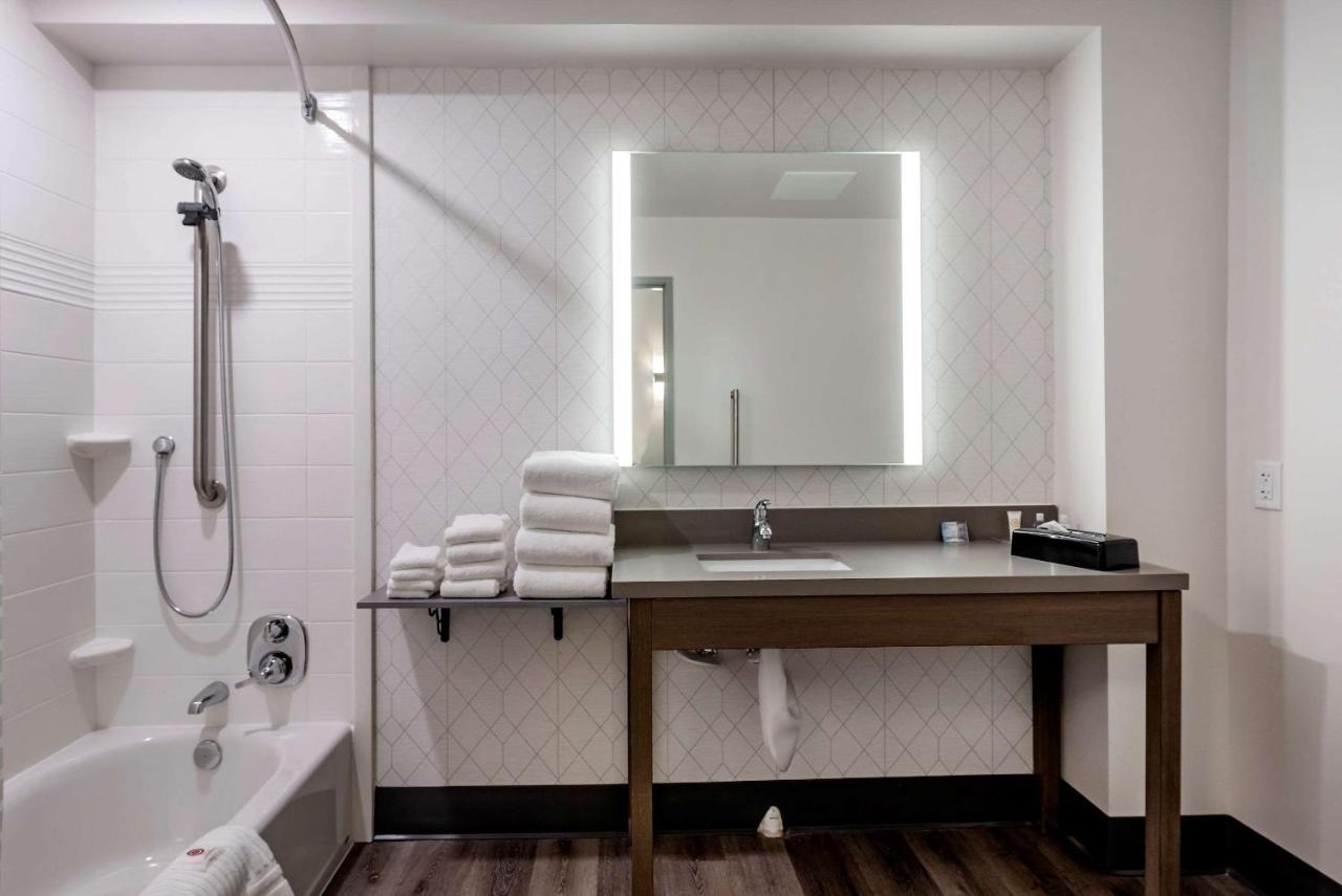 Comfort East - Medical Center Area Hotel 2*