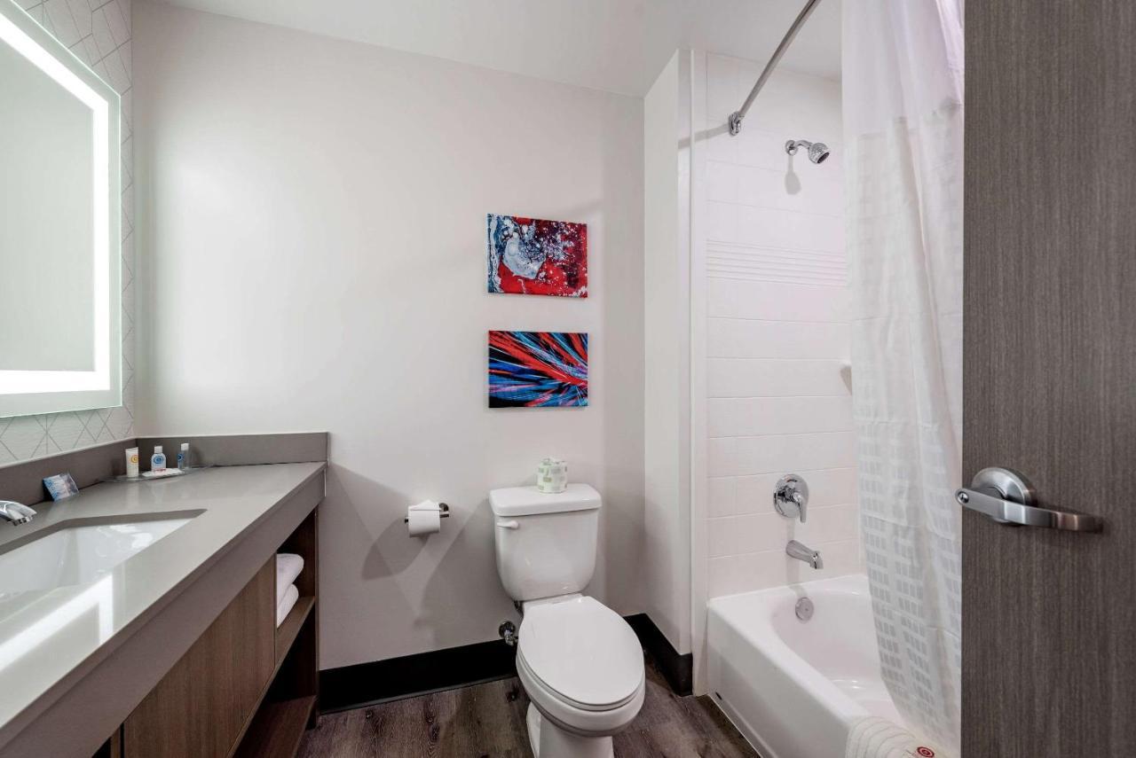 Hotel Comfort East - Medical Center Area