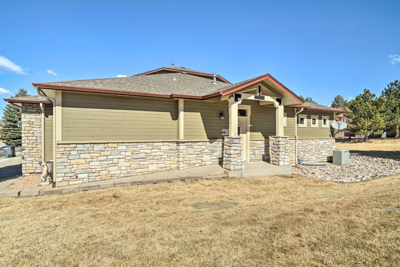 Townhome About 10 Miles To Downtown! Colorado Springs