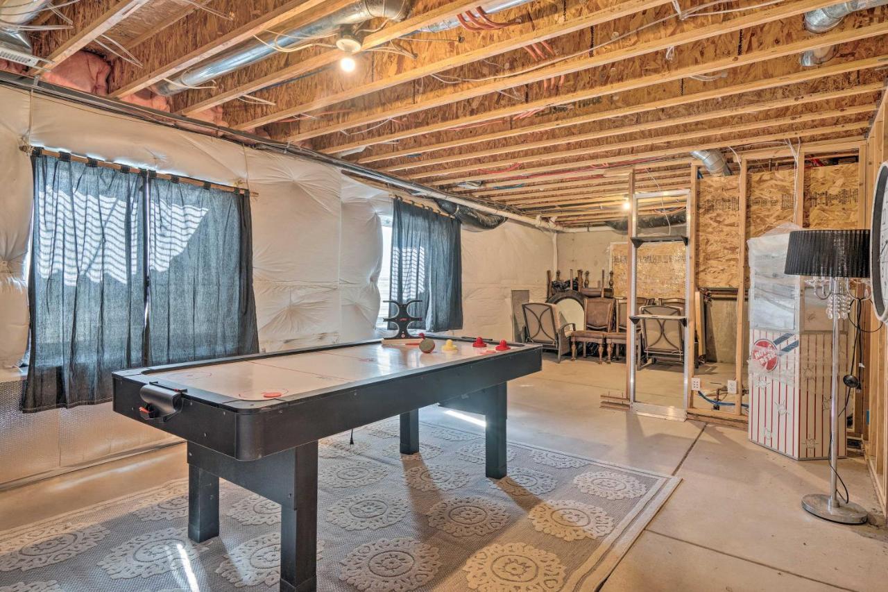 Townhome About 10 Miles To Downtown! Colorado Springs