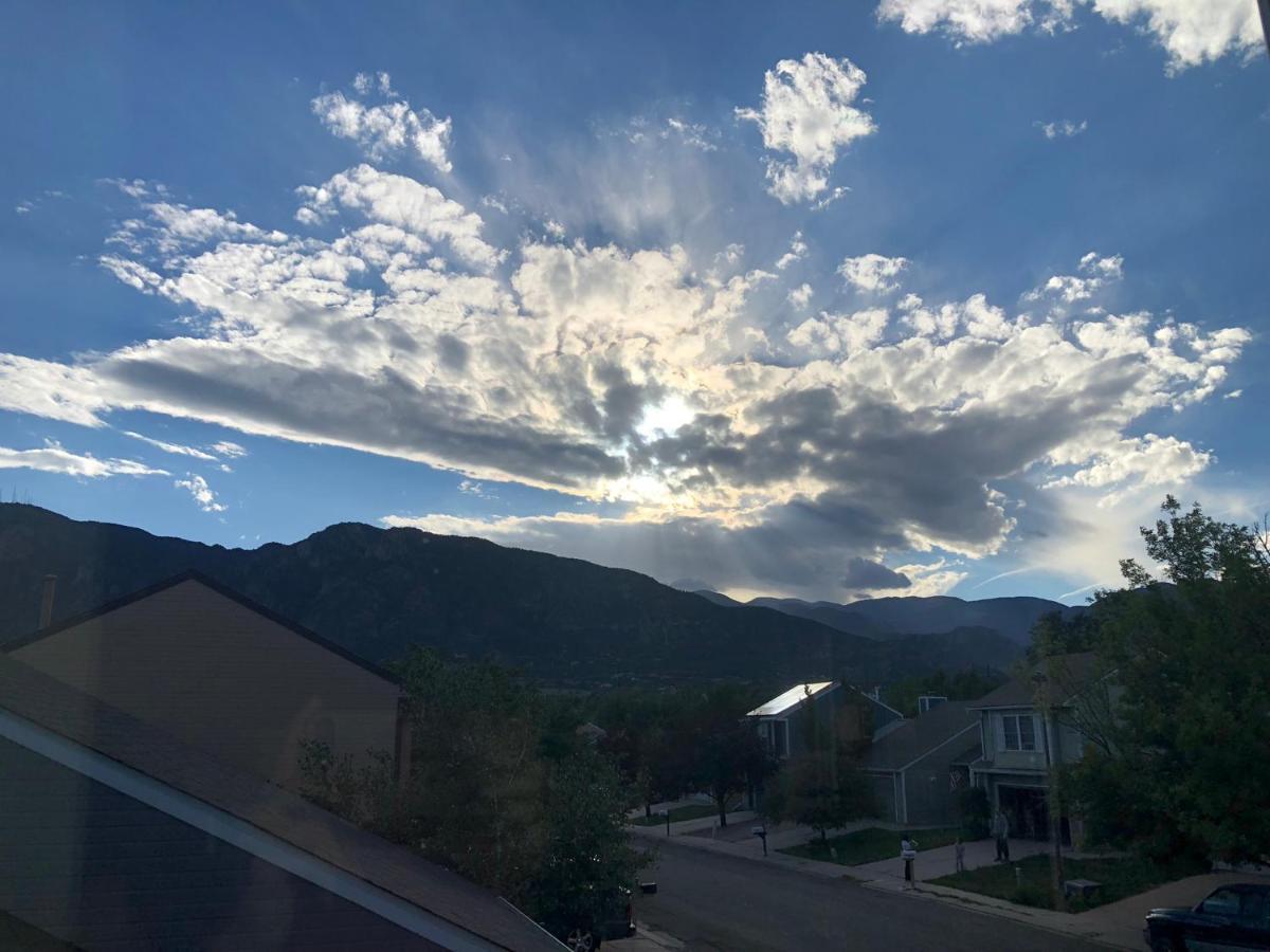 A Colorado With A View - King Homestay Colorado Springs