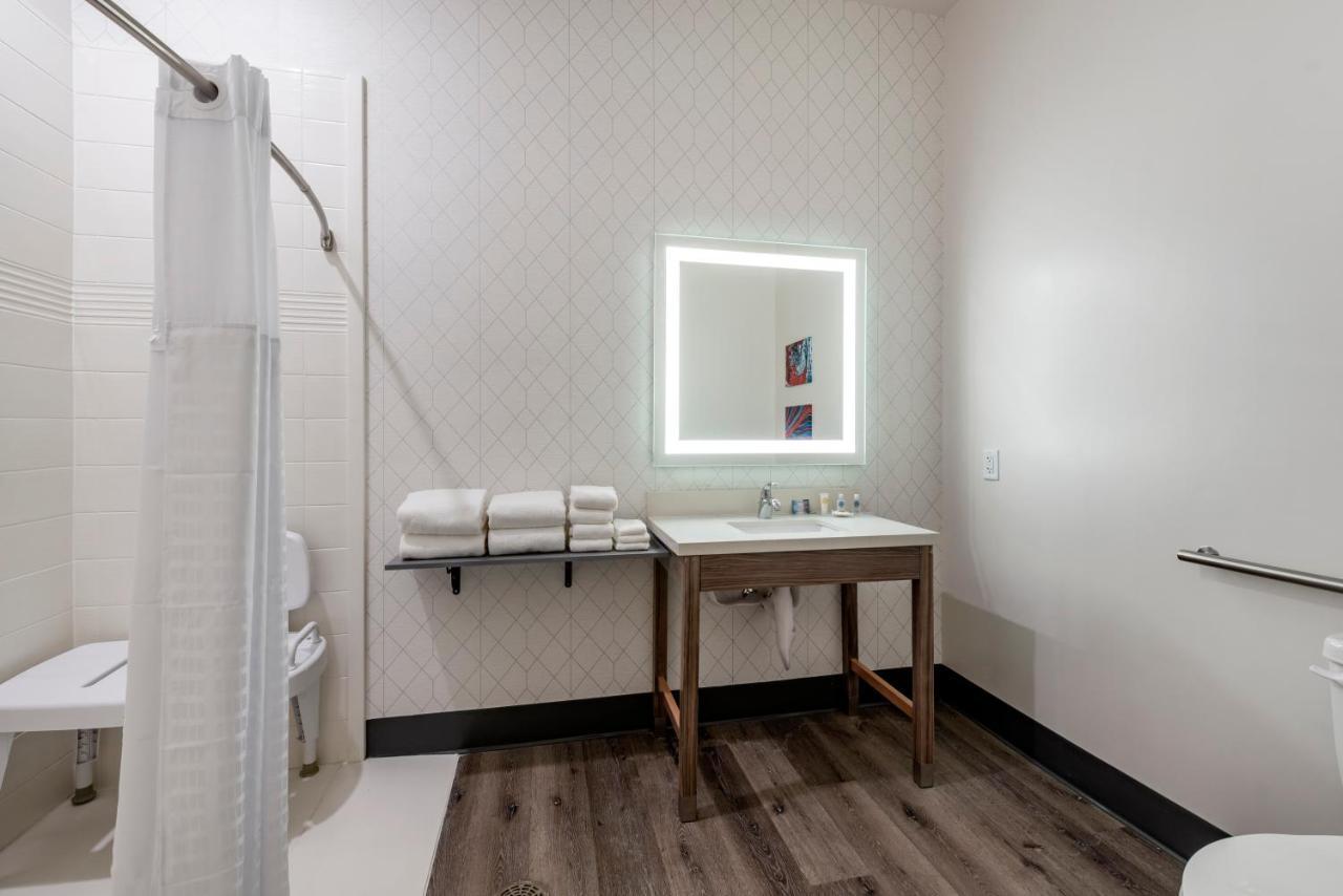 Hotel Comfort East - Medical Center Area 2*
