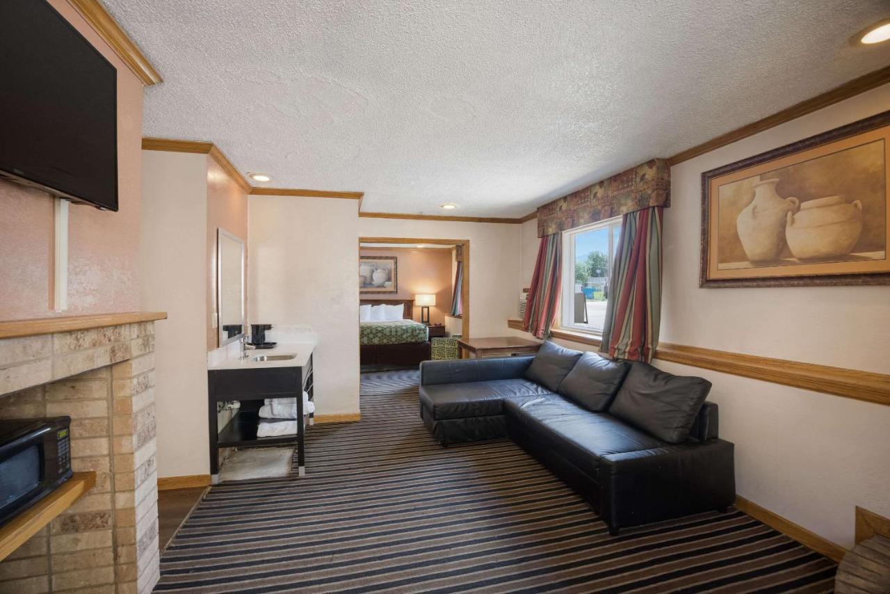 Rodeway Inn Colorado Springs