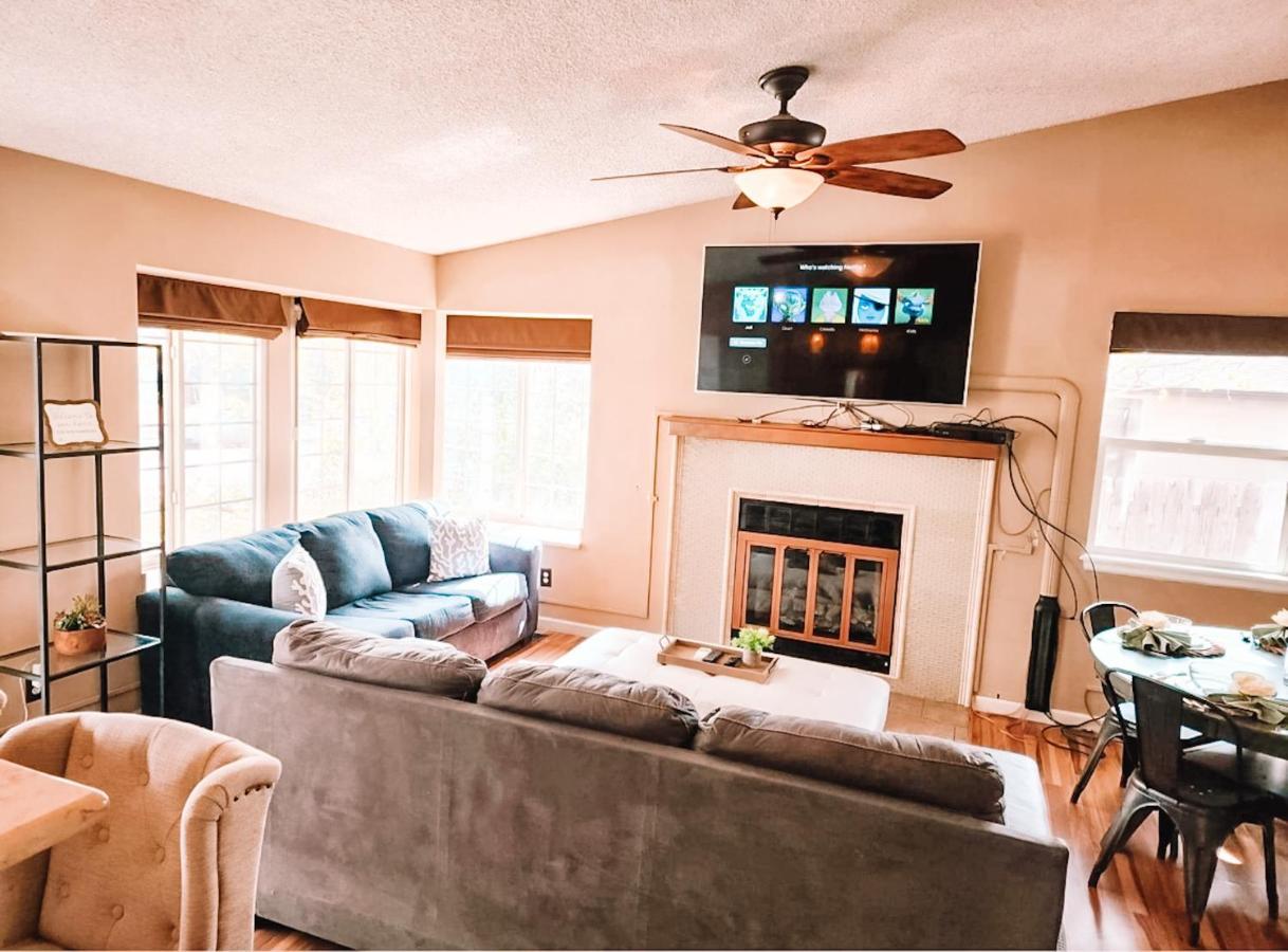 Pet Friendly 2 King Beds Af Academy Sleeps 12 *