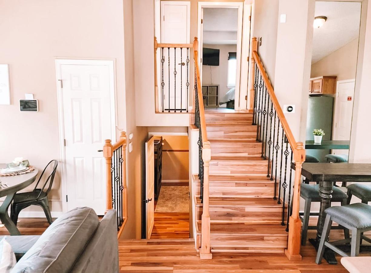 Villa Pet Friendly 2 King Beds Af Academy Sleeps 12 *