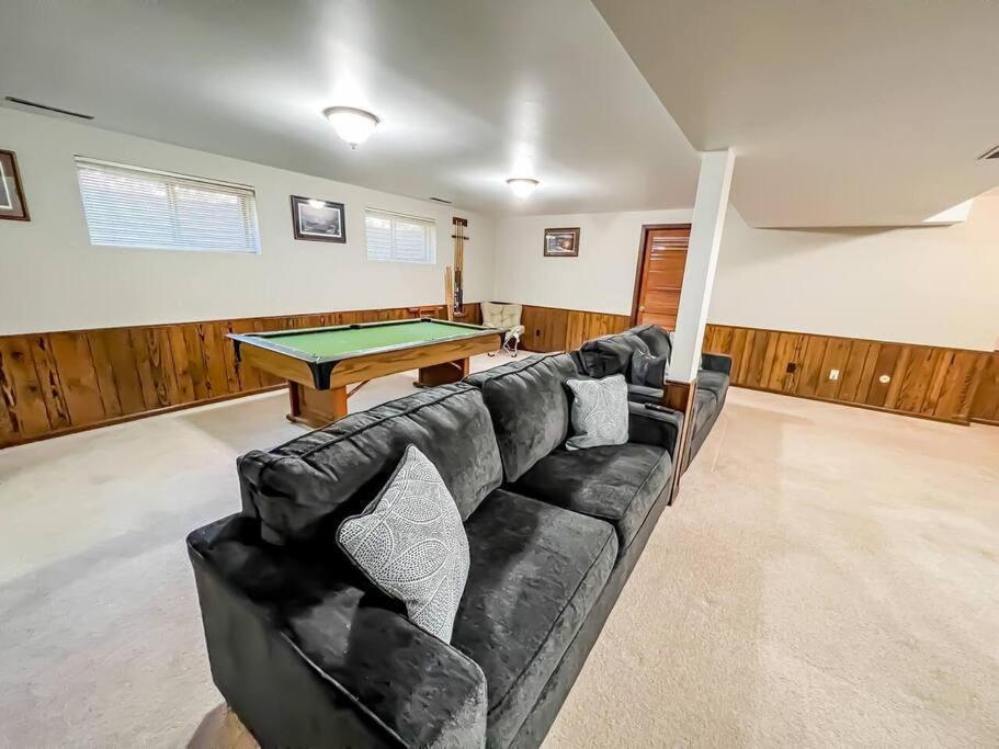 Villa 4 King Beds/6bdrm & 3ba/your Ideal Family Getaway Colorado Springs