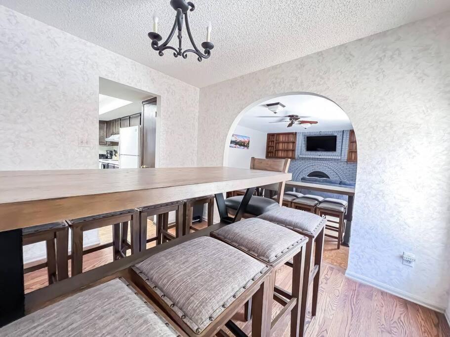 Villa 4 King Beds/6bdrm & 3ba/your Ideal Family Getaway Colorado Springs