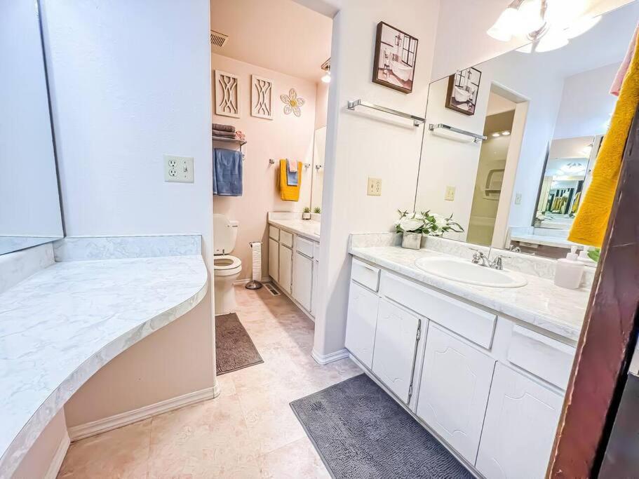 4 King Beds/6bdrm & 3ba/your Ideal Family Getaway Villa