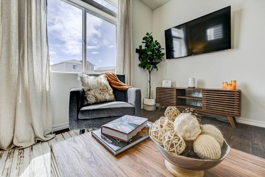 Modern Luxury, Pet-friendly With Yard And King Bed *