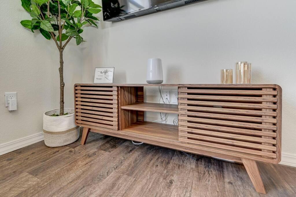 Modern Luxury, Pet-friendly With Yard And King Bed * Colorado Springs
