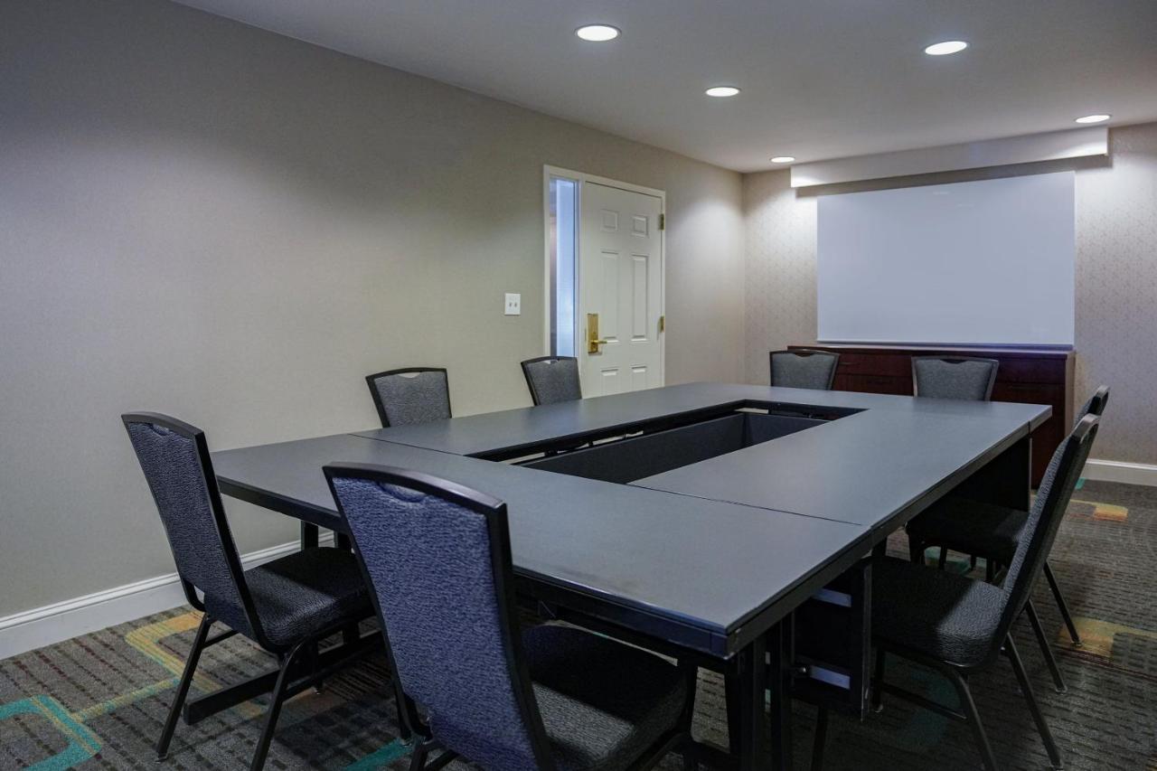 North/air Force Academy Hotel 3*