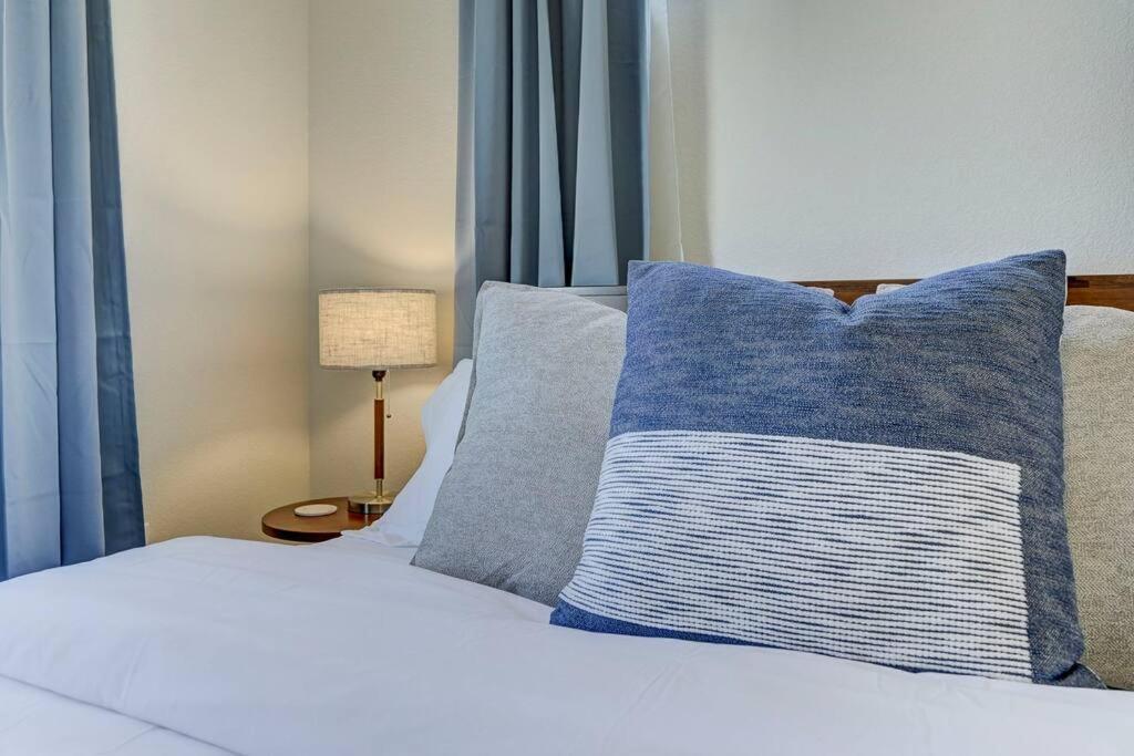 Apartment Modern Luxury, Pet-friendly With Yard And King Bed *
